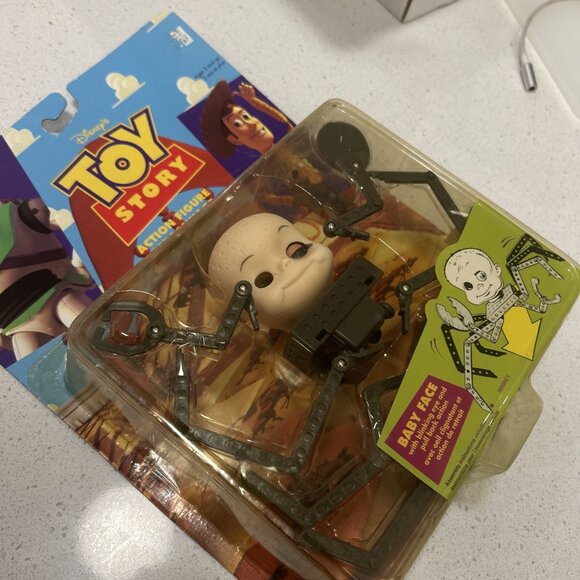Toy Story Baby Face Disney Original 1995 Blinking Eye Pull-back Action sealed - Picture 4 of 5